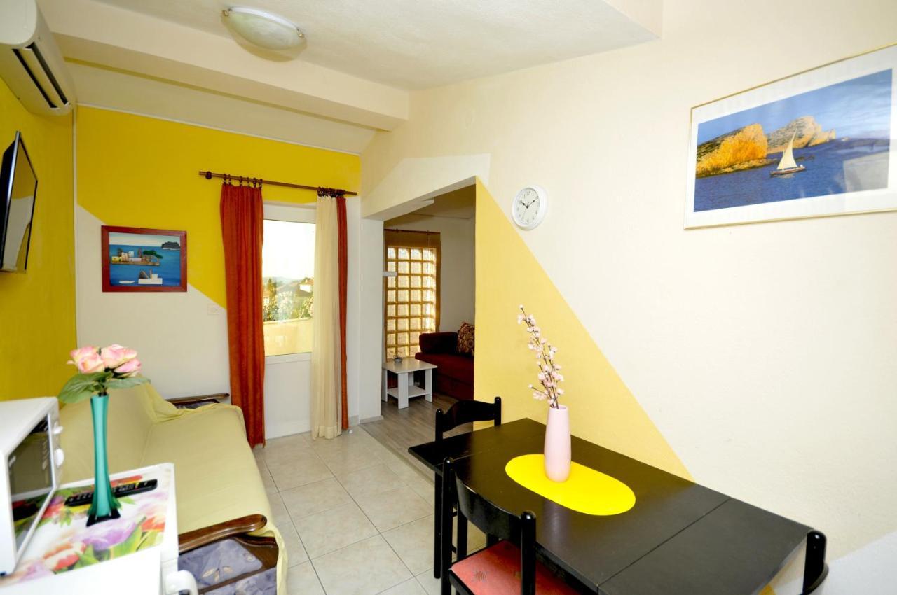 Apartments With A Parking Space Okrug Donji, Ciovo - 13732 Donji Okrug  Extérieur photo