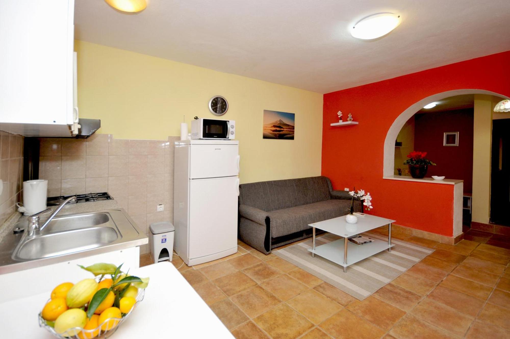 Apartments With A Parking Space Okrug Donji, Ciovo - 13732 Donji Okrug  Chambre photo